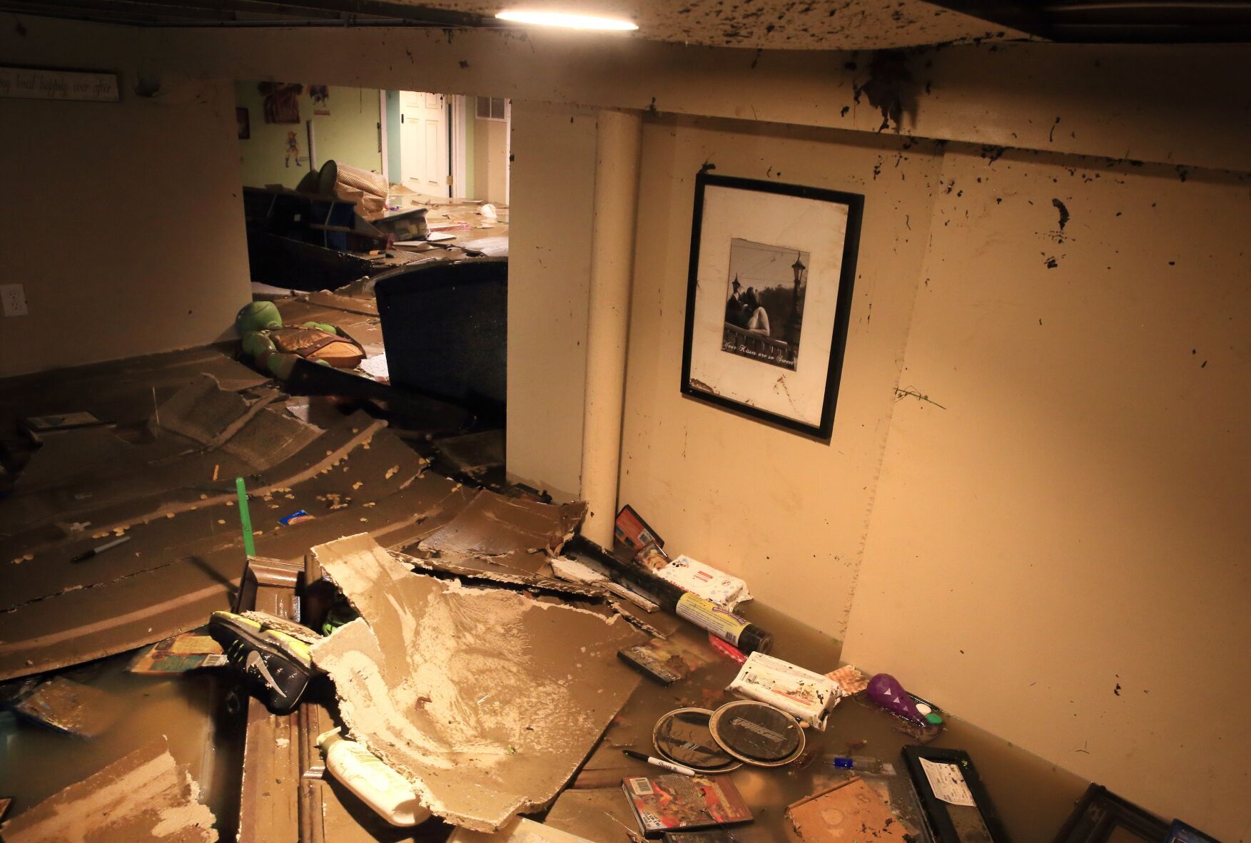 Flash flooding swamps home in O'Fallon, Mo